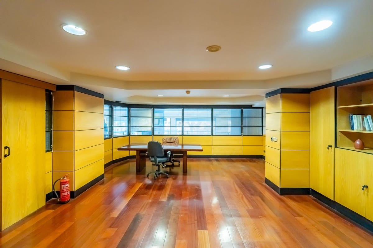9 chambre Local Commercial à vendre à Marbella - 1 650 000 € (Ref: 9999395)