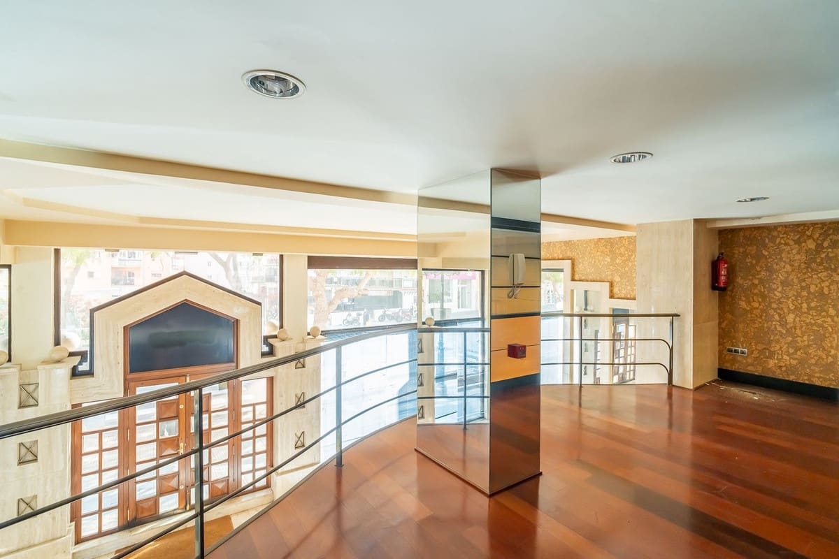 9 chambre Local Commercial à vendre à Marbella - 1 650 000 € (Ref: 9999395)