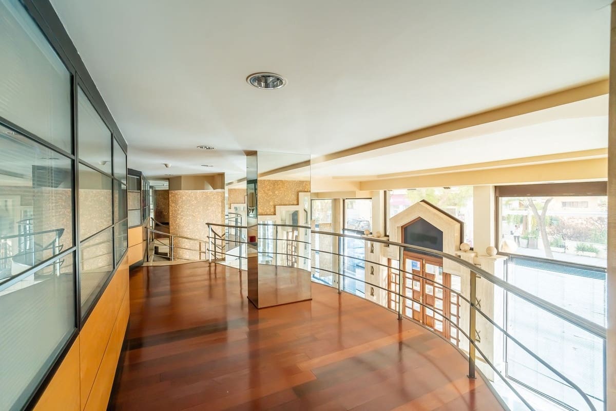 9 chambre Local Commercial à vendre à Marbella - 1 650 000 € (Ref: 9999395)