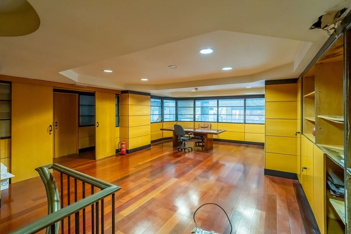 9 chambre Local Commercial à vendre à Marbella - 1 650 000 € (Ref: 9999395)