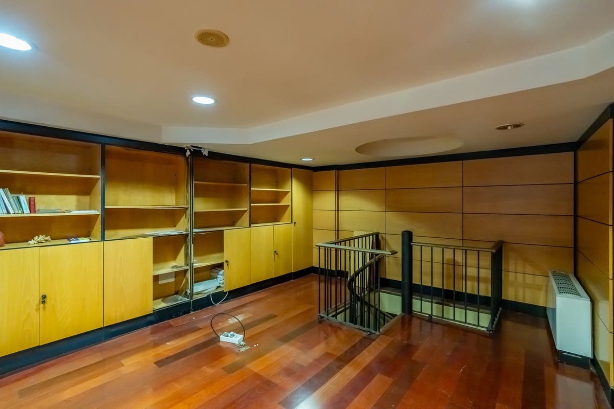 9 chambre Local Commercial à vendre à Marbella - 1 650 000 € (Ref: 9999395)