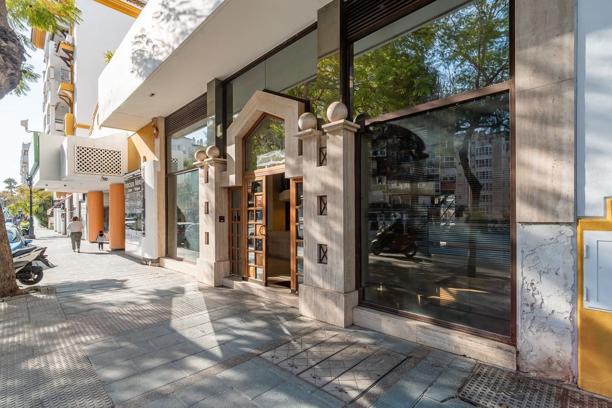 9 chambre Local Commercial à vendre à Marbella - 1 650 000 € (Ref: 9999395)