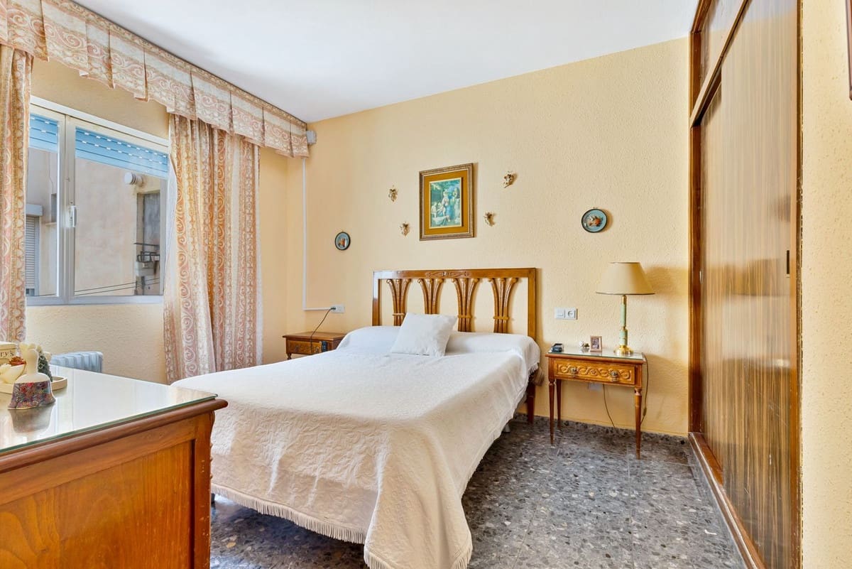 4 soveværelse Penthouse til salg i Malaga by - € 684.000 (Ref: 9999396)