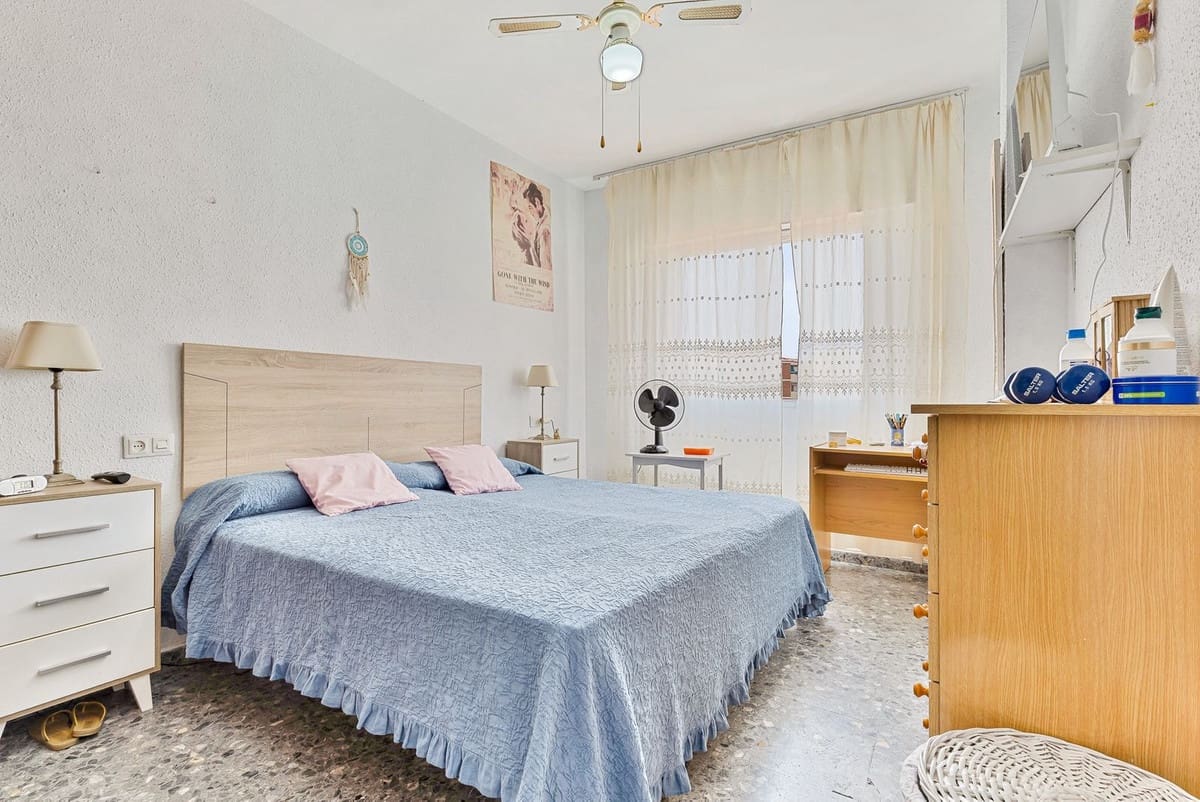 4 soveværelse Penthouse til salg i Malaga by - € 684.000 (Ref: 9999396)