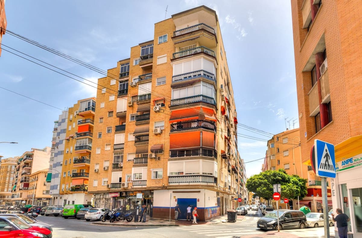 4 soveværelse Penthouse til salg i Malaga by - € 684.000 (Ref: 9999396)