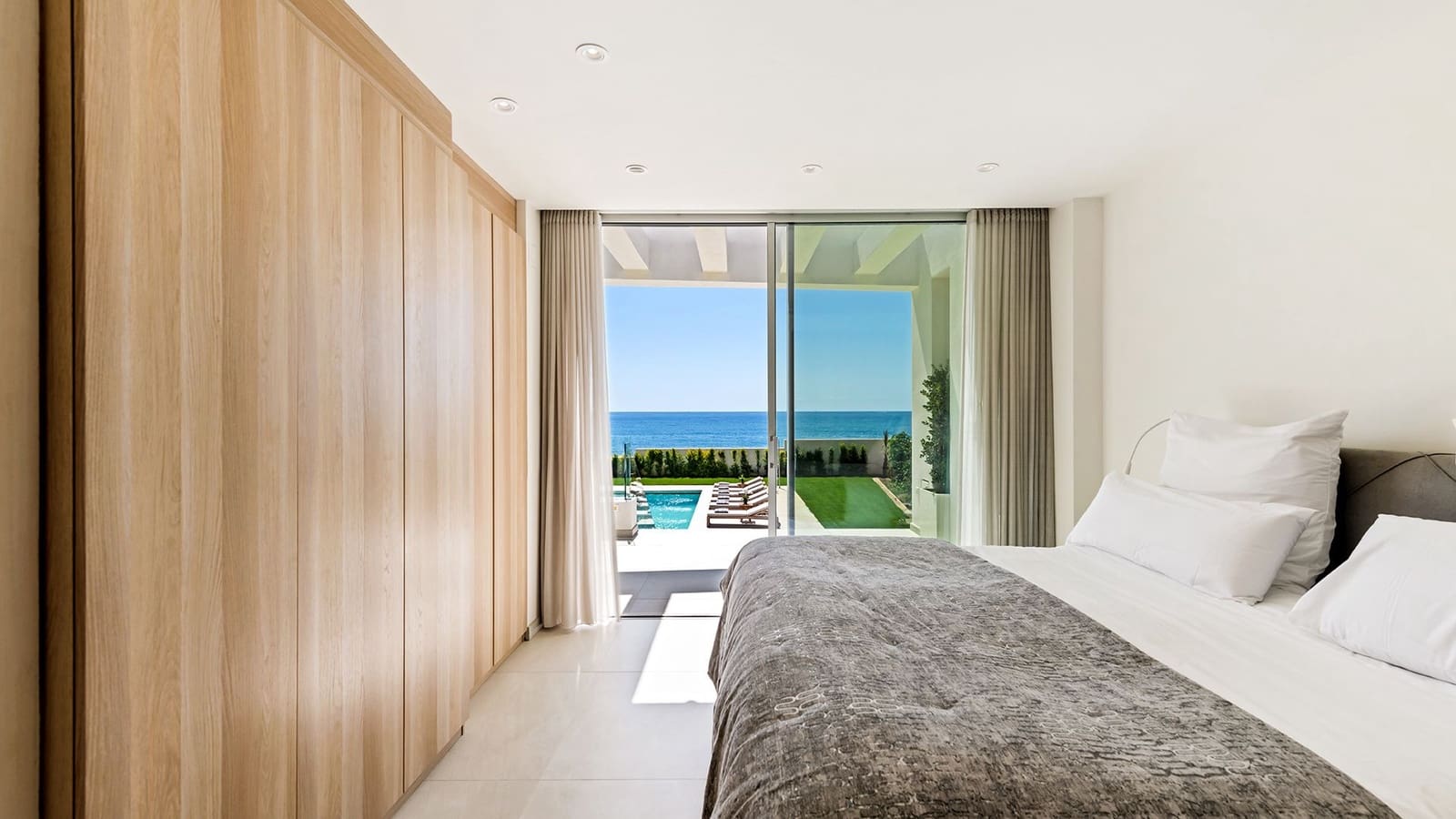 Chalet de 5 habitaciones en La Cala de Mijas en venta con piscina - 7.500.000 € (Ref: 10185356)