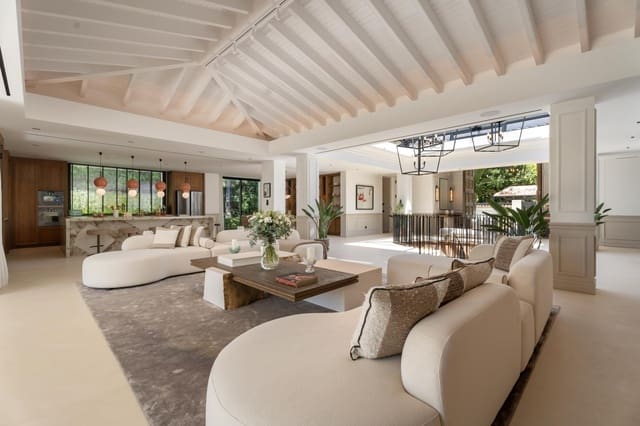 6 bedroom Villa for sale in Aloha Golf, Marbella with pool garage - € 9,490,000 (Ref: 10185357)