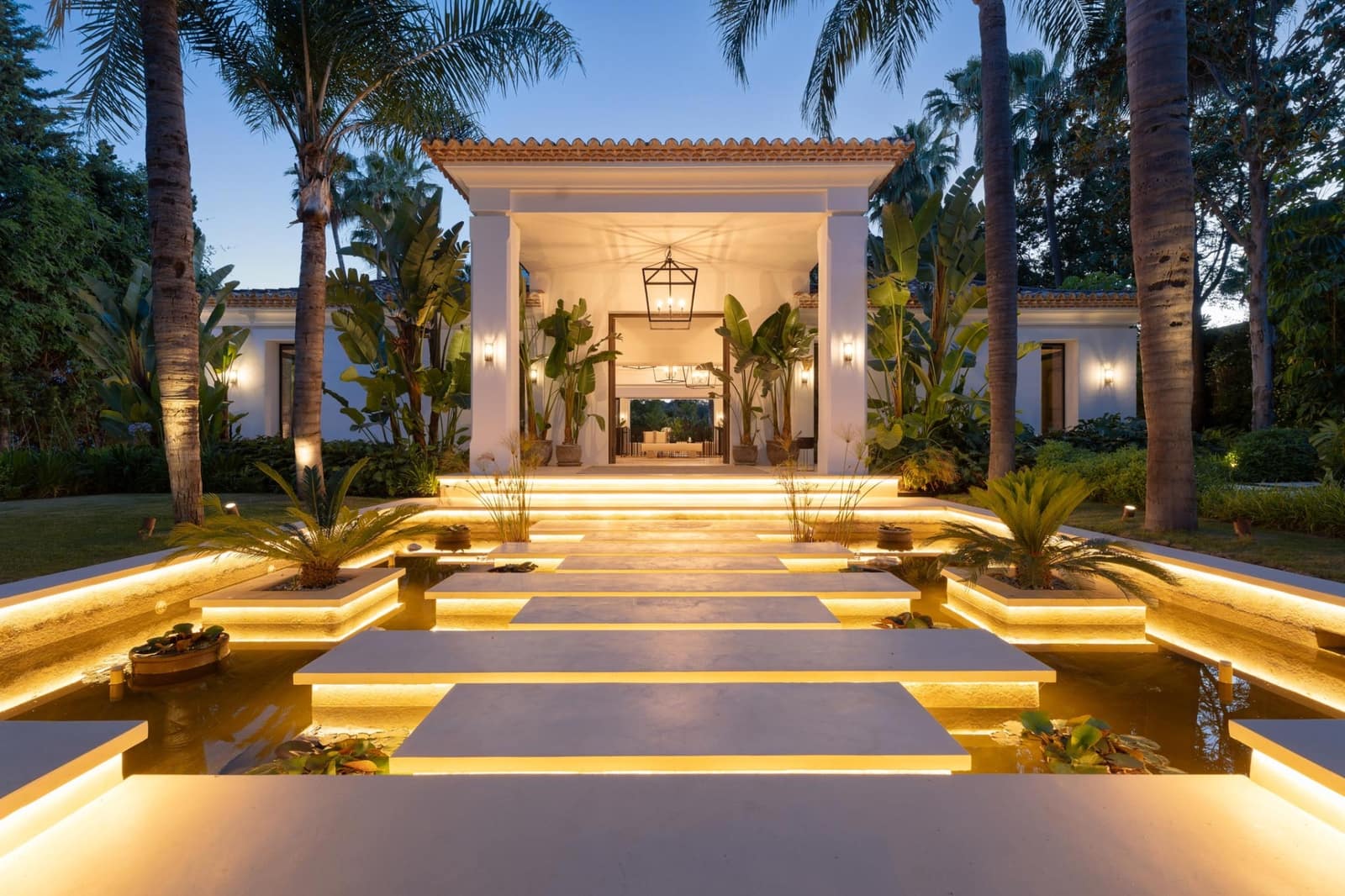 6 chambre Villa/Maison à vendre à Nueva Andalucia avec piscine garage - 9 490 000 € (Ref: 10185357)