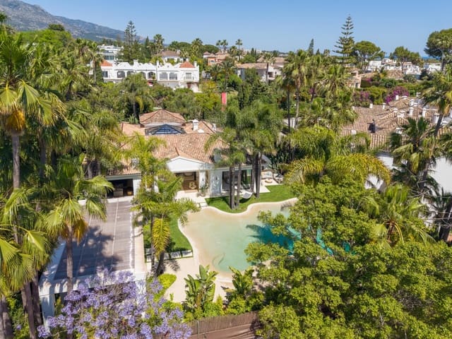 6 bedroom Villa for sale in Aloha Golf, Marbella with pool garage - € 9,490,000 (Ref: 10185357)