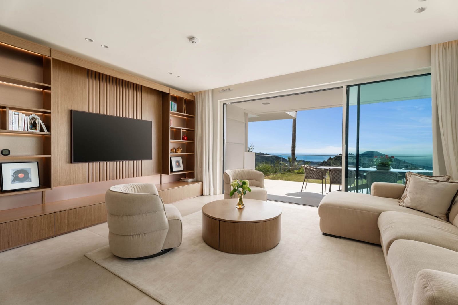 3 bedroom Apartment for sale in Ojen with pool garage - € 1,595,000 (Ref: 10185361)