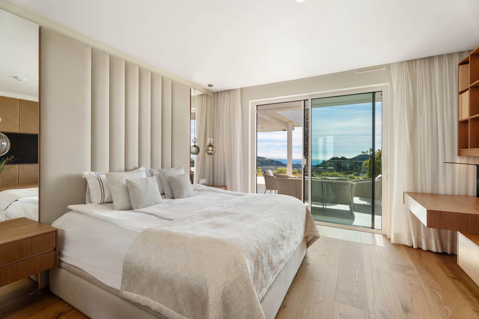 3 bedroom Apartment for sale in Ojen with pool garage - € 1,595,000 (Ref: 10185361)
