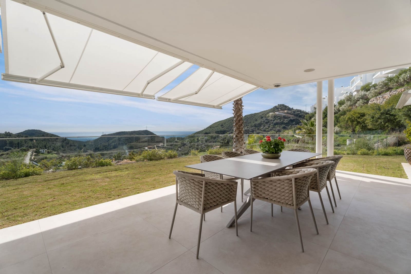 3 bedroom Apartment for sale in Ojen with pool garage - € 1,595,000 (Ref: 10185361)