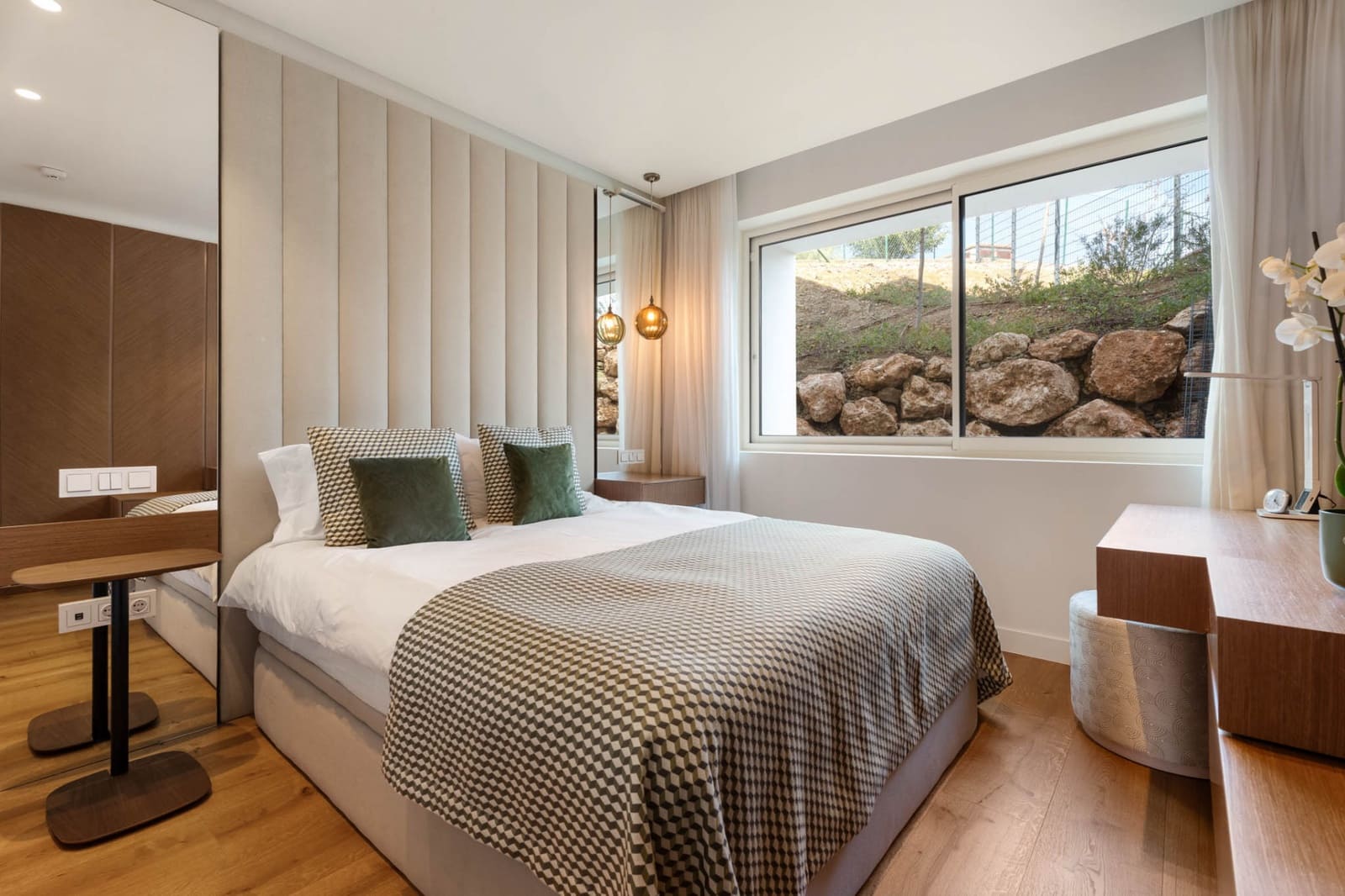 3 bedroom Apartment for sale in Ojen with pool garage - € 1,595,000 (Ref: 10185361)