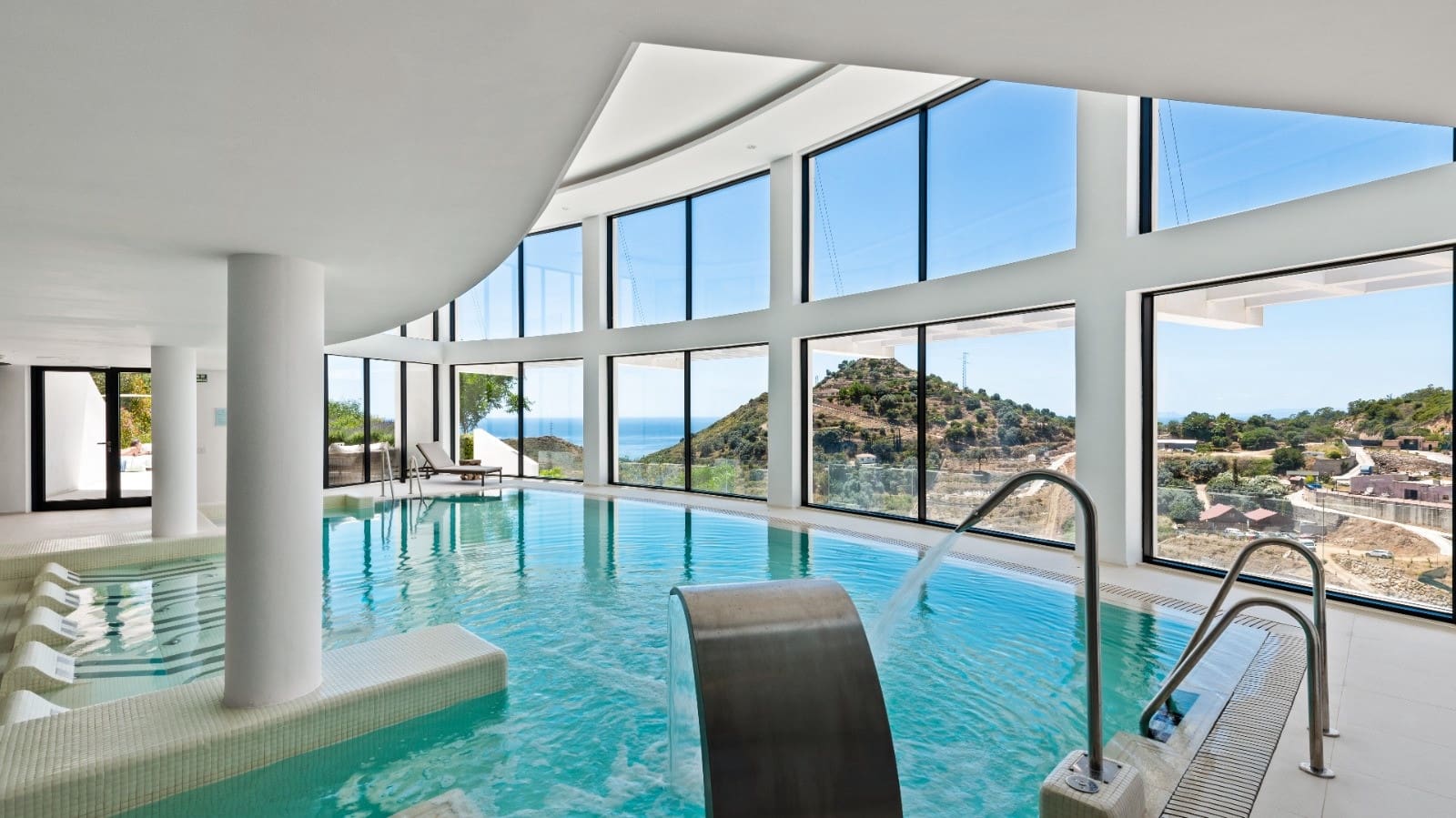 3 bedroom Apartment for sale in Ojen with pool garage - € 1,595,000 (Ref: 10185361)