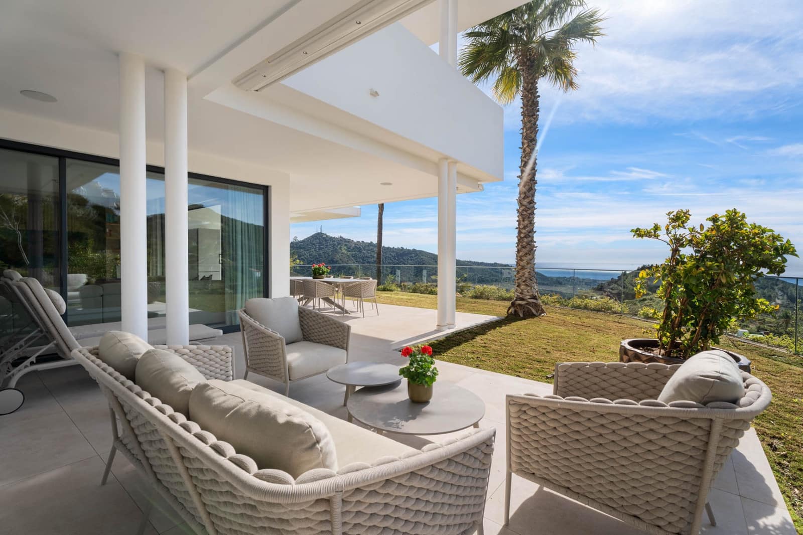 3 bedroom Apartment for sale in Ojen with pool garage - € 1,595,000 (Ref: 10185361)