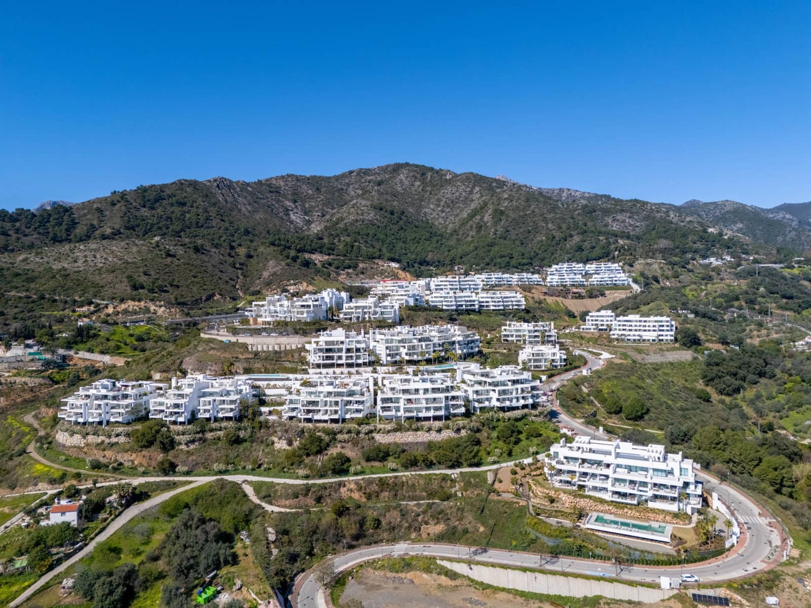 3 bedroom Apartment for sale in Ojen with pool garage - € 1,595,000 (Ref: 10185361)
