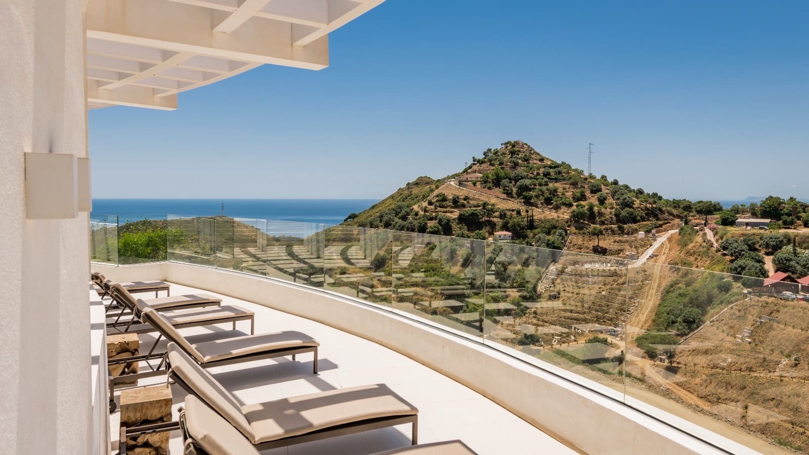 3 bedroom Apartment for sale in Ojen with pool garage - € 1,595,000 (Ref: 10185361)