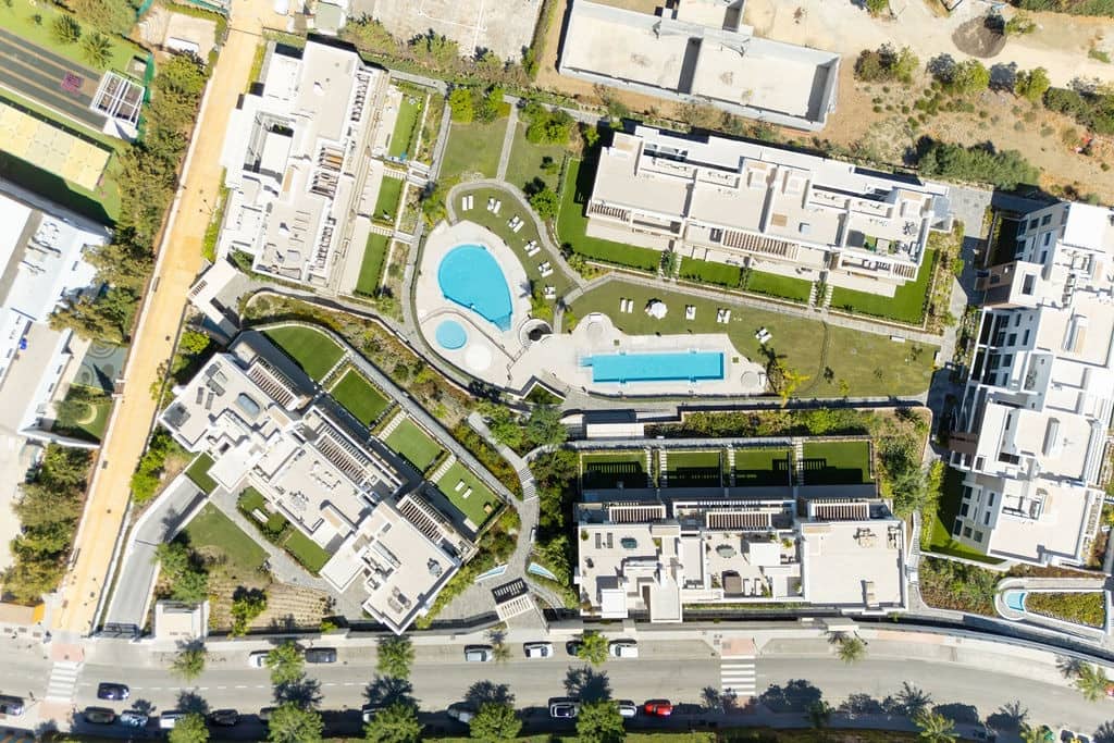 3 bedroom Penthouse for sale in Estepona with pool garage - € 990,000 (Ref: 10185380)