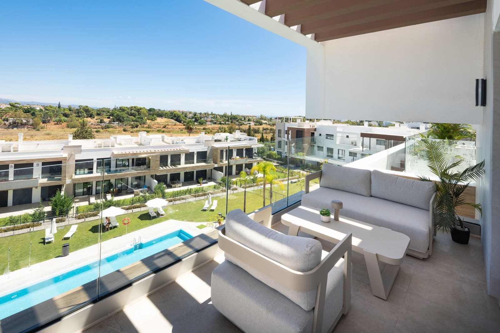 3 bedroom Penthouse for sale in Estepona with pool garage - € 990,000 (Ref: 10185380)