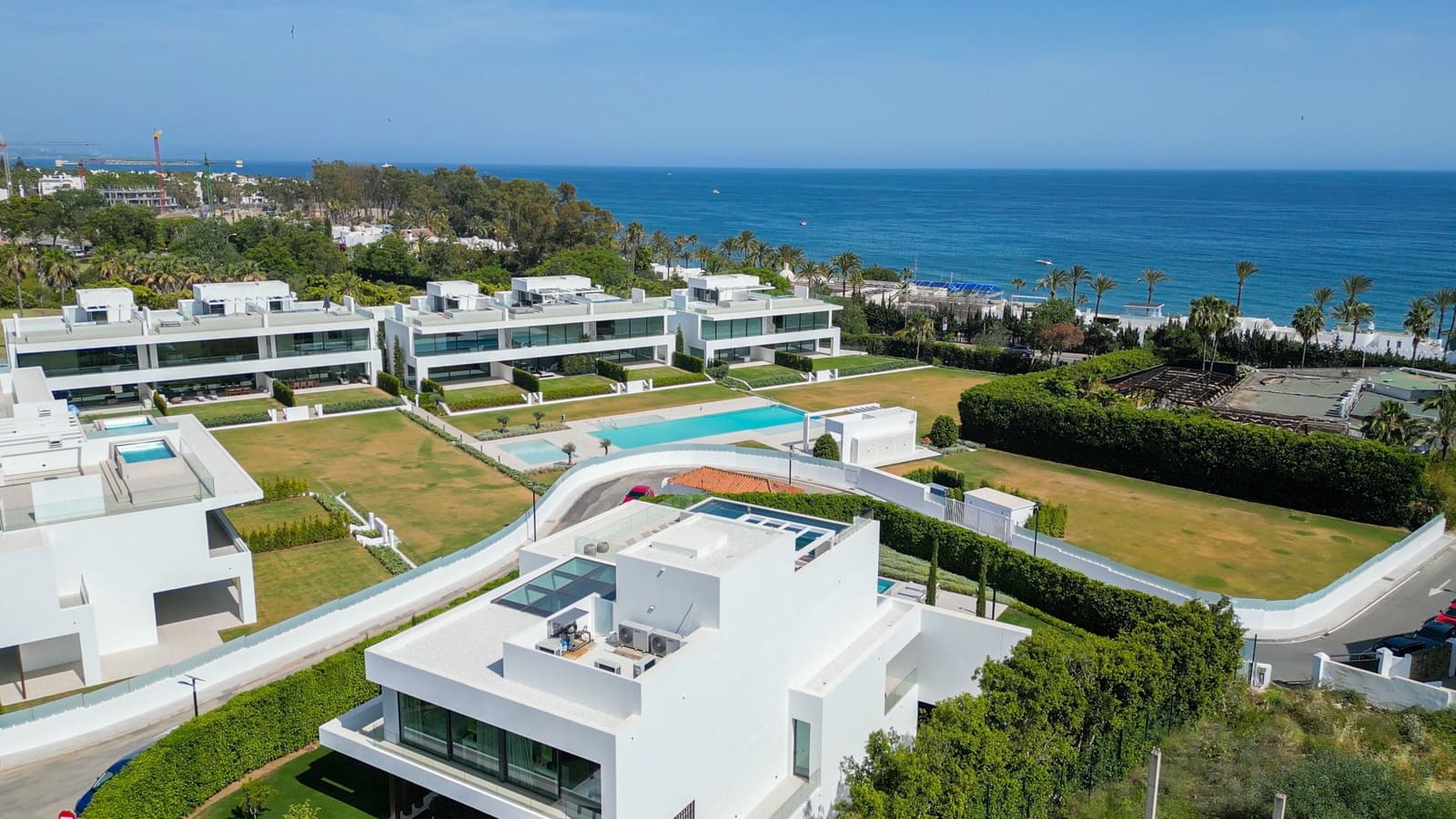 Chalet de 5 habitaciones en Marbella en venta con piscina garaje - 11.000.000 € (Ref: 10185393)