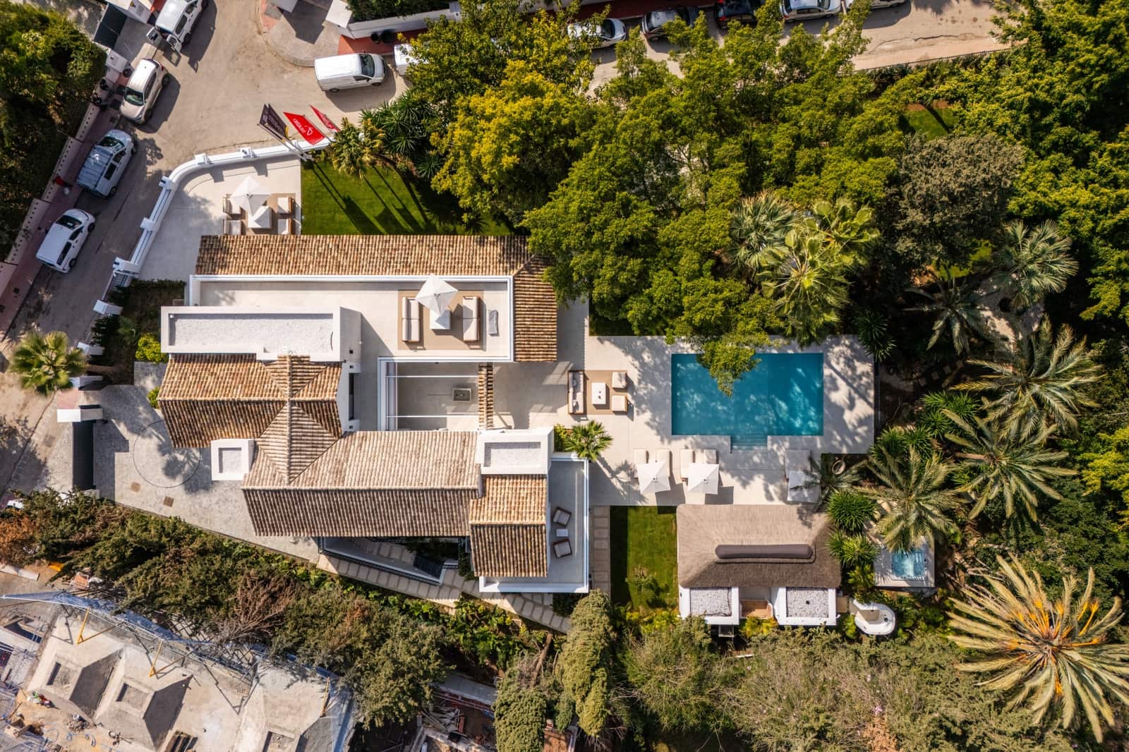 5 soverom Villa til salgs i Nueva Andalucia med svømmebasseng garasje - € 7 400 000 (Ref: 10185399)