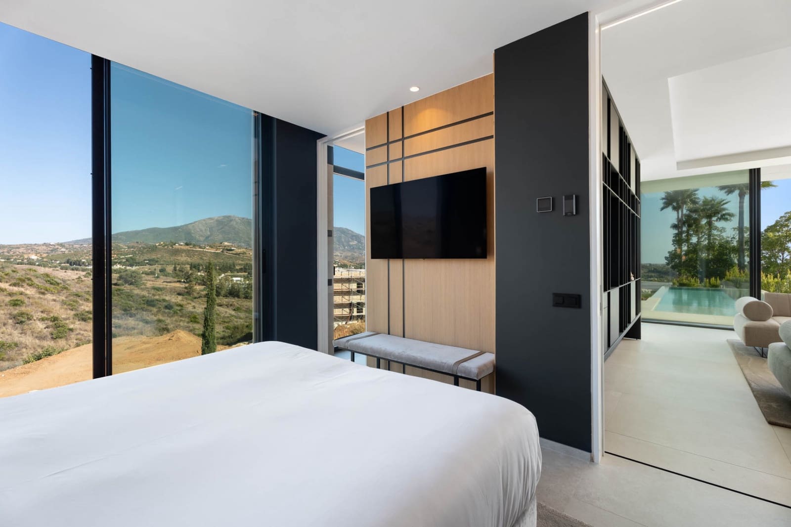 Chalet de 4 habitaciones en Mijas Costa en venta con piscina garaje - 3.295.000 € (Ref: 10186436)