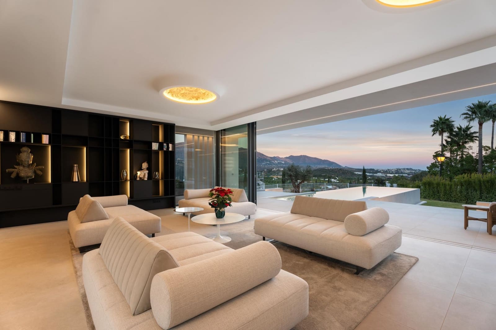 Chalet de 4 habitaciones en Mijas Costa en venta con piscina garaje - 3.295.000 € (Ref: 10186436)