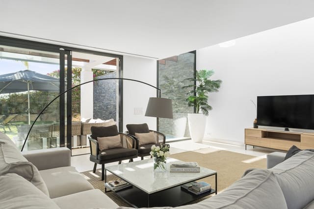 Pareado de 5 habitaciones en Cabopino - Artola, Marbella en venta con piscina garaje - 1.495.000 € (Ref: 10186446)