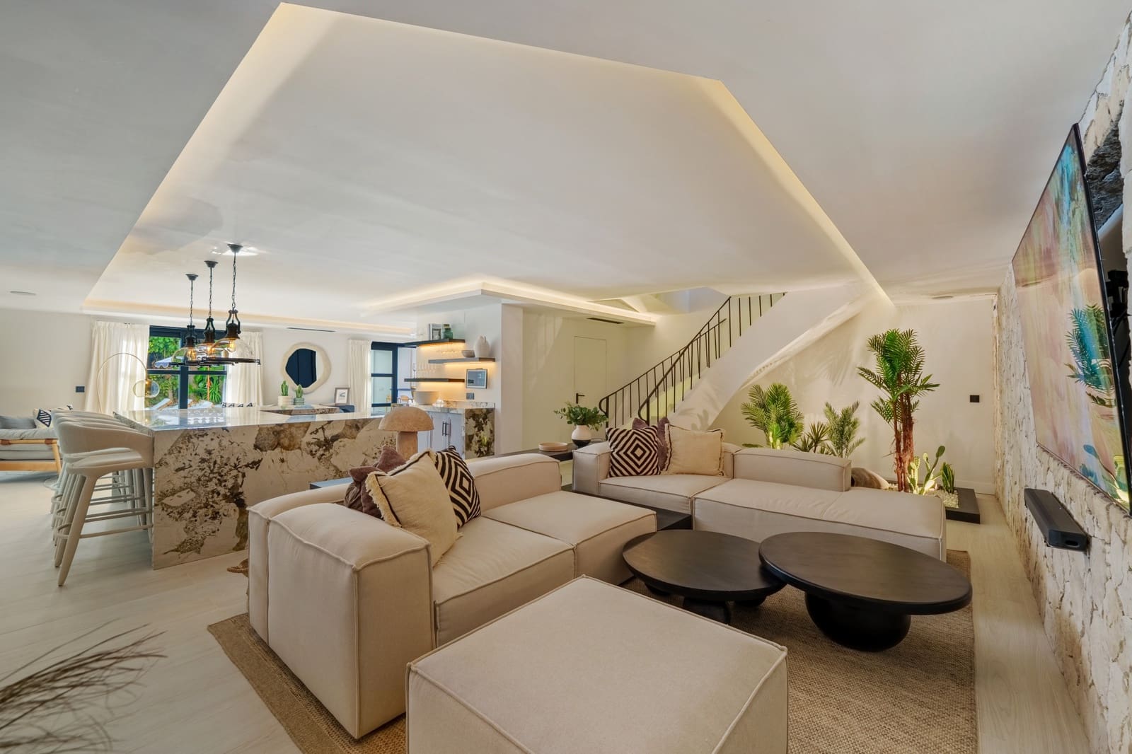 6 soveværelse Villa til salg i Nueva Andalucia med swimmingpool garage - € 9.950.000 (Ref: 10186454)