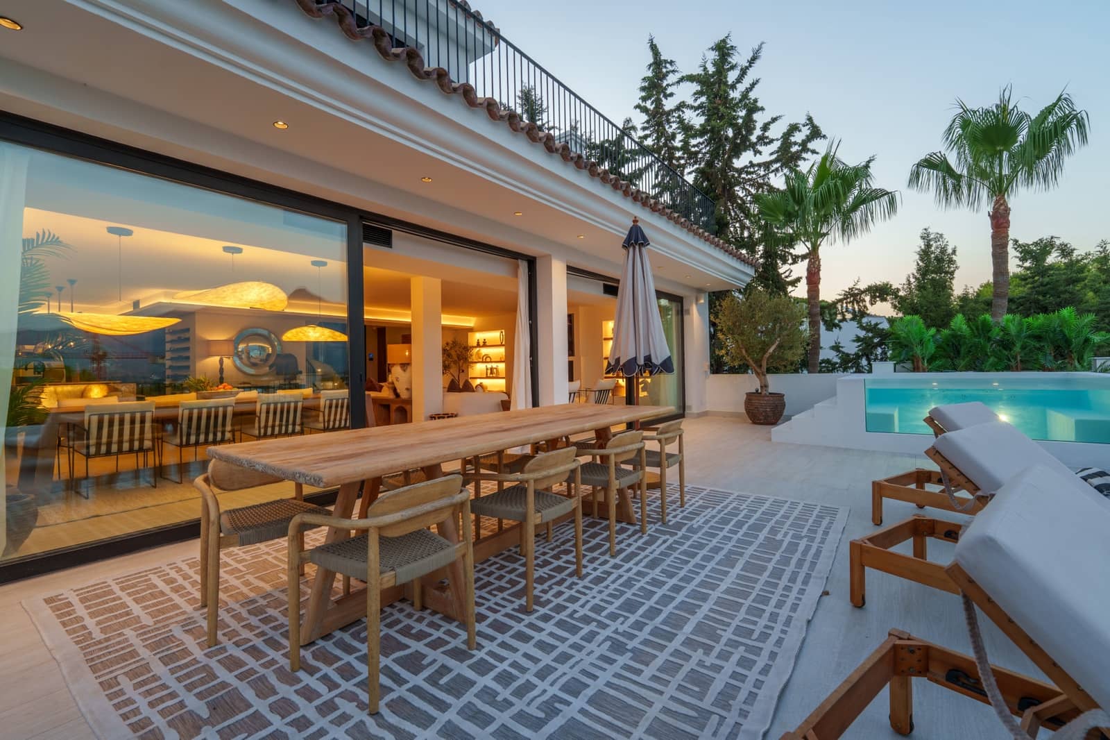 6 soveværelse Villa til salg i Nueva Andalucia med swimmingpool garage - € 9.950.000 (Ref: 10186454)