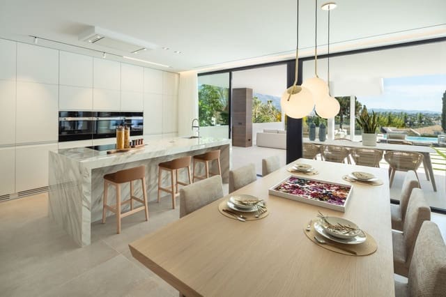5 soverom Villa til salgs i Nueva Andalucía Centro, Marbella med svømmebasseng garasje - € 4 990 000 (Ref: 10186457)