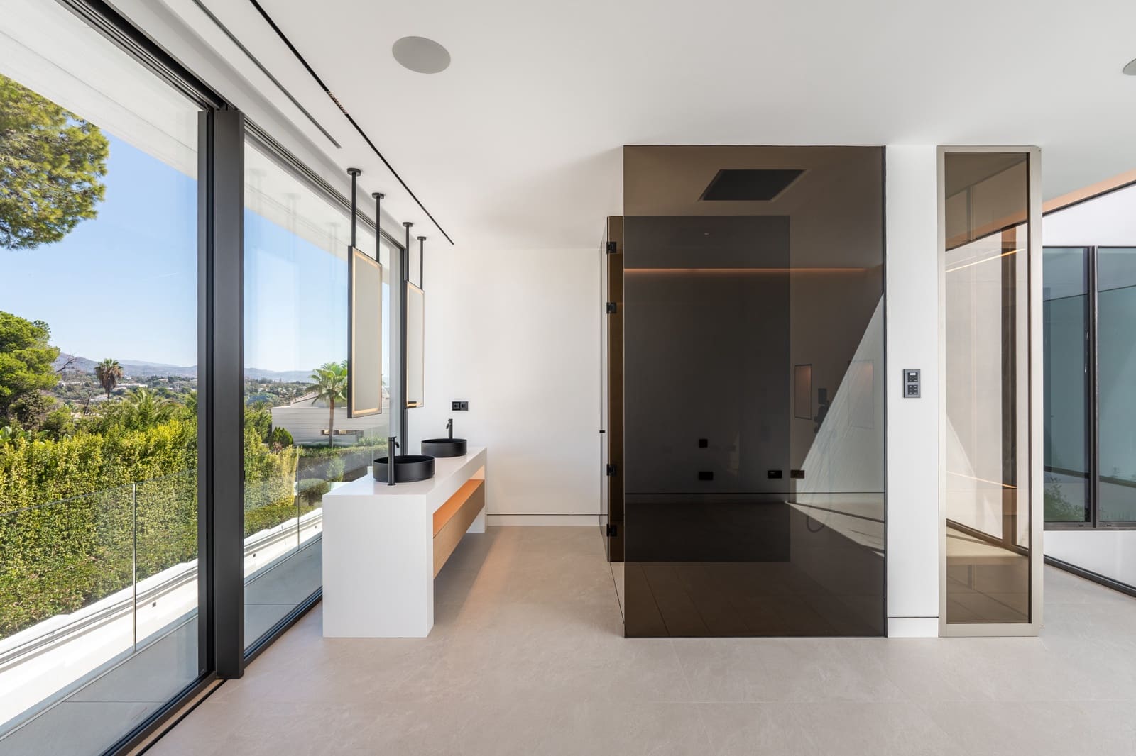 Pareado de 4 habitaciones en Nueva Andalucia en venta con piscina garaje - 4.800.000 € (Ref: 10186459)
