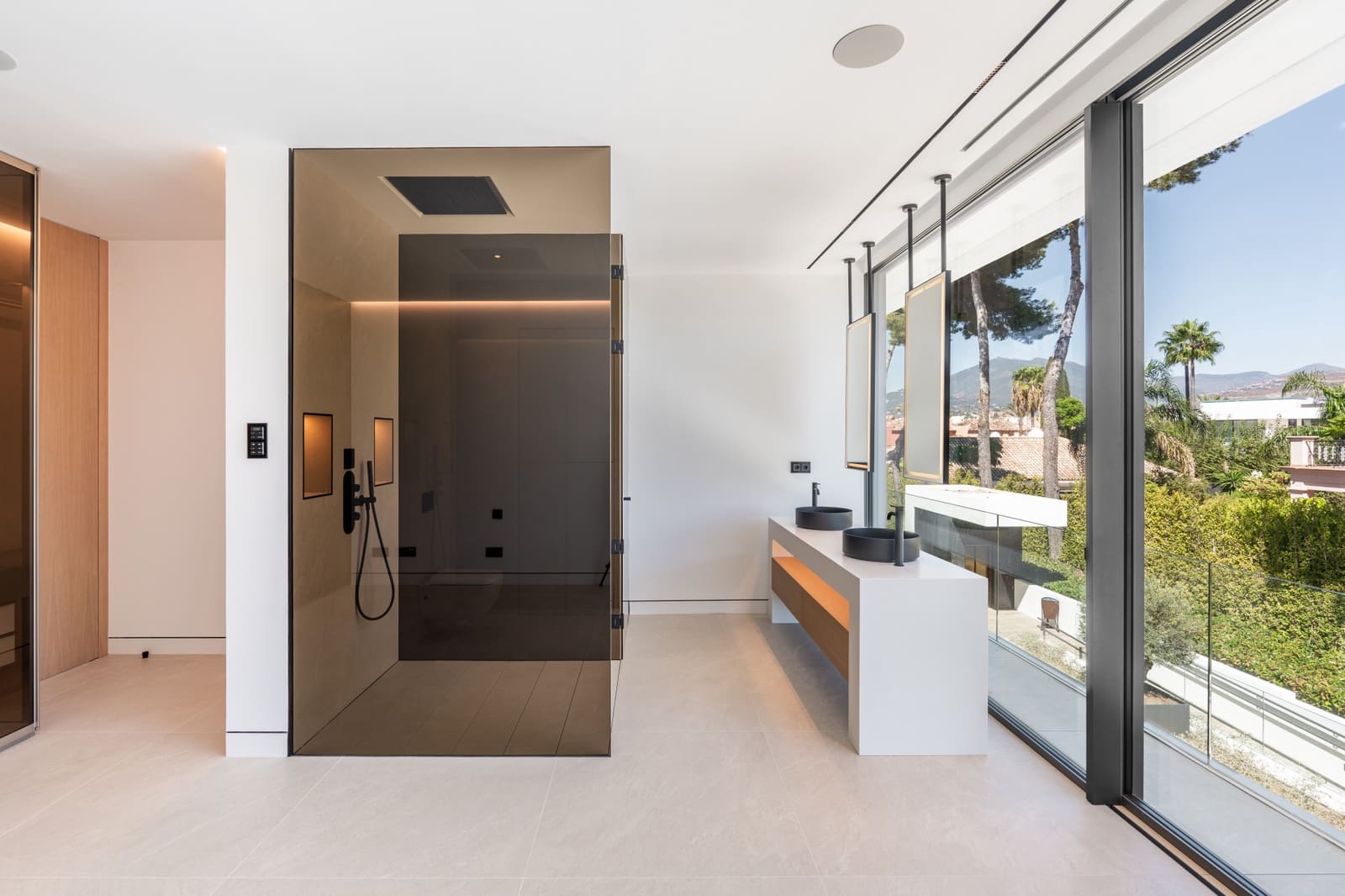 Pareado de 4 habitaciones en Nueva Andalucia en venta con piscina garaje - 4.800.000 € (Ref: 10186459)