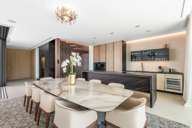 4 makuuhuone Paritalo myytävänä paikassa La Dama de Noche - La Alzambra, Marbella mukana uima-altaan 
autotalli - 4 800 000 € (Ref: 10186460)