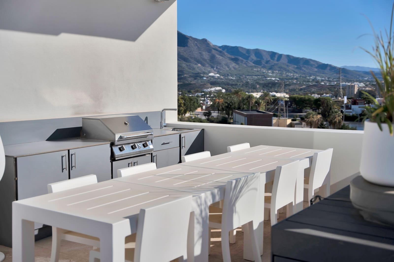 5 chambre Villa/Maison à vendre à Nueva Andalucia avec piscine garage - 3 990 000 € (Ref: 10186463)