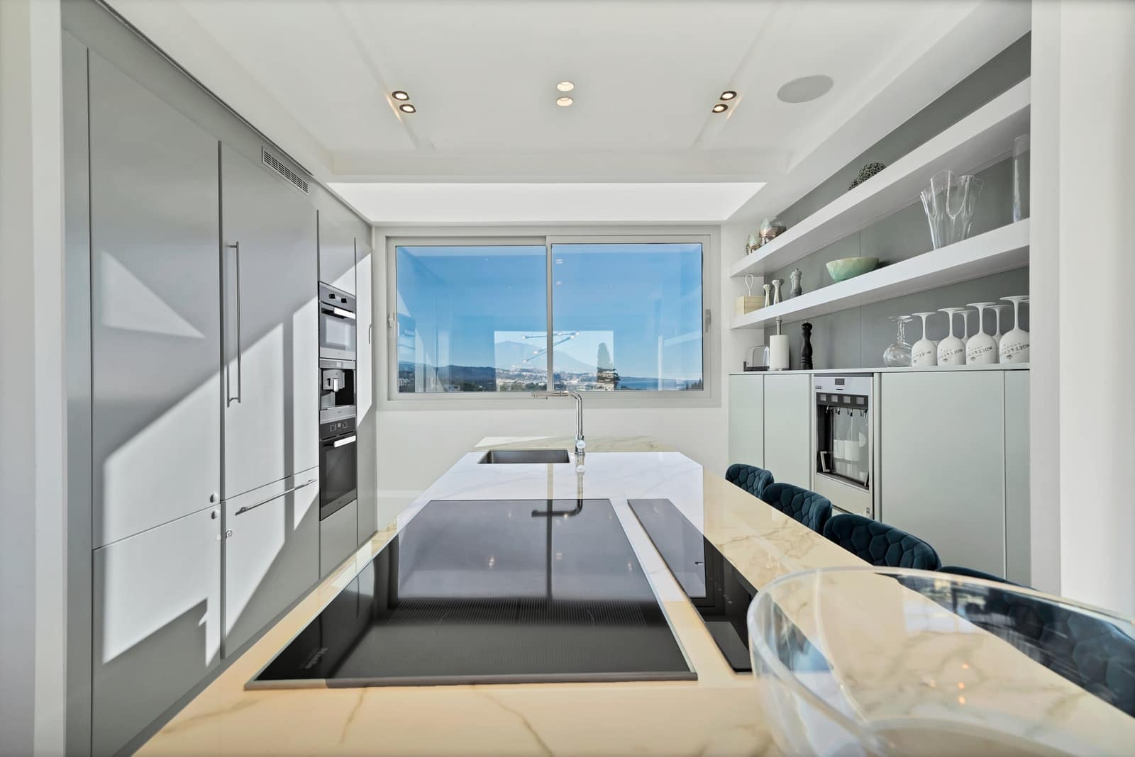 5 chambre Villa/Maison à vendre à Nueva Andalucia avec piscine garage - 3 990 000 € (Ref: 10186463)