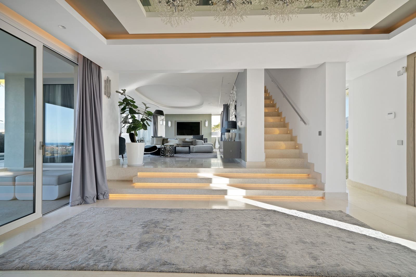 5 chambre Villa/Maison à vendre à Nueva Andalucia avec piscine garage - 3 990 000 € (Ref: 10186463)