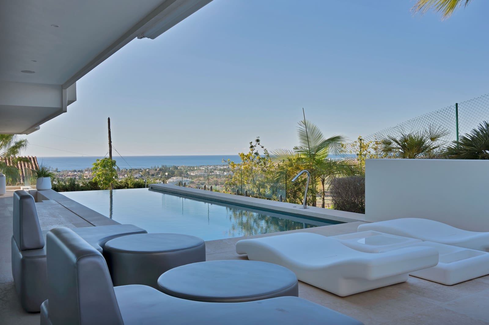 5 chambre Villa/Maison à vendre à Nueva Andalucia avec piscine garage - 3 990 000 € (Ref: 10186463)
