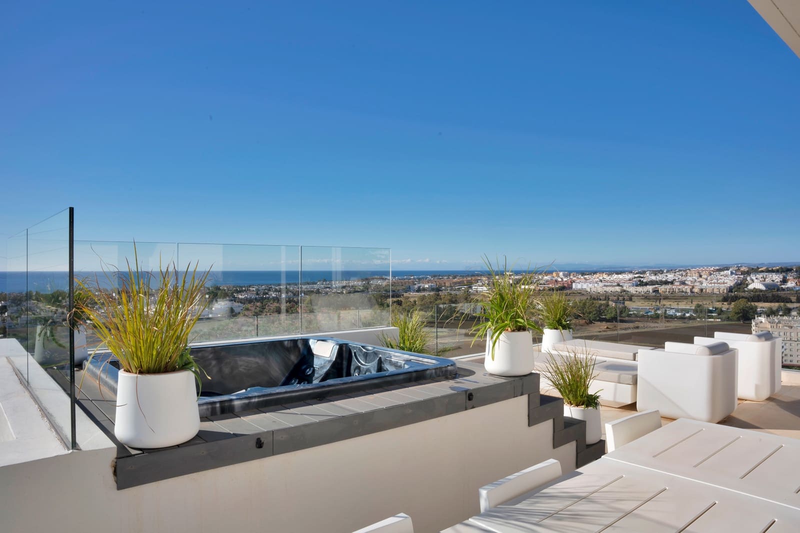 5 chambre Villa/Maison à vendre à Nueva Andalucia avec piscine garage - 3 990 000 € (Ref: 10186463)