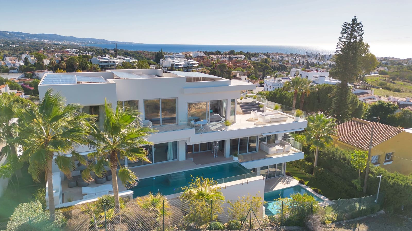 5 chambre Villa/Maison à vendre à Nueva Andalucia avec piscine garage - 3 990 000 € (Ref: 10186463)