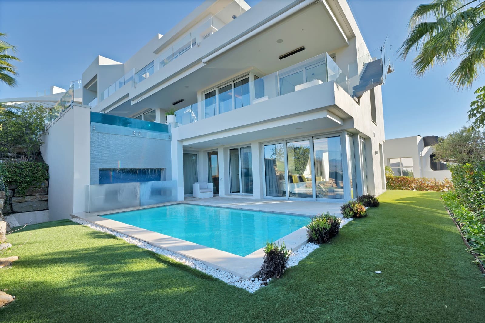 5 chambre Villa/Maison à vendre à Nueva Andalucia avec piscine garage - 3 990 000 € (Ref: 10186463)