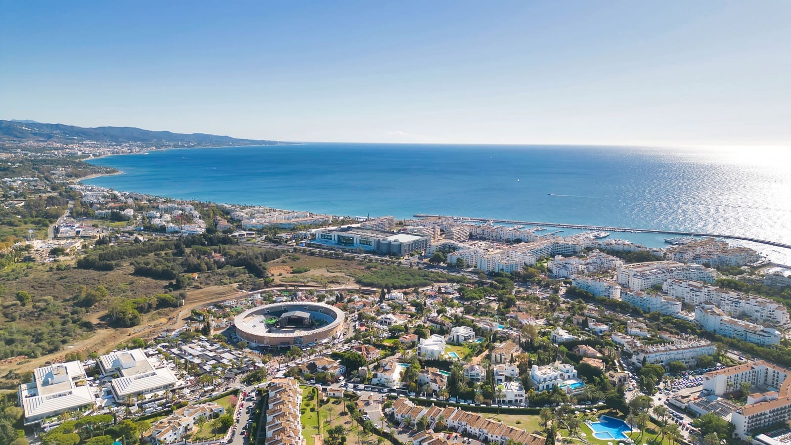 5 chambre Villa/Maison à vendre à Nueva Andalucia avec piscine garage - 3 990 000 € (Ref: 10186463)