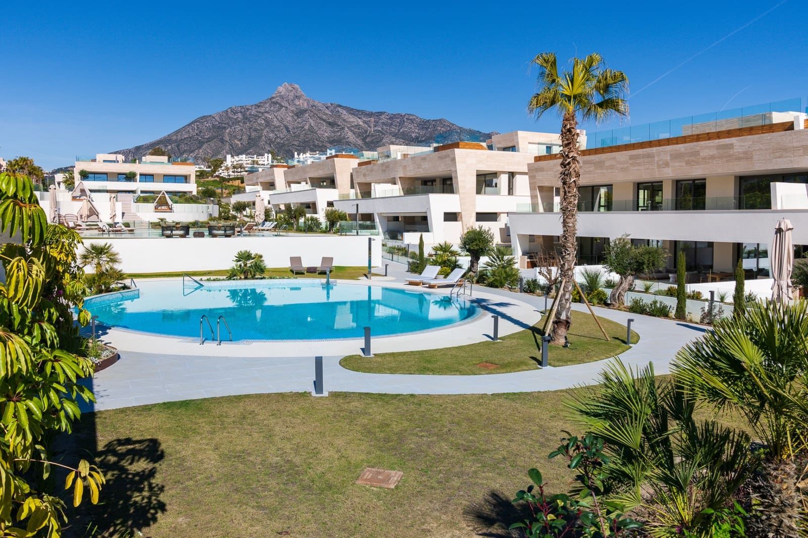 4 chambre Appartement à vendre à Marbella avec piscine garage - 4 300 000 € (Ref: 10186466)