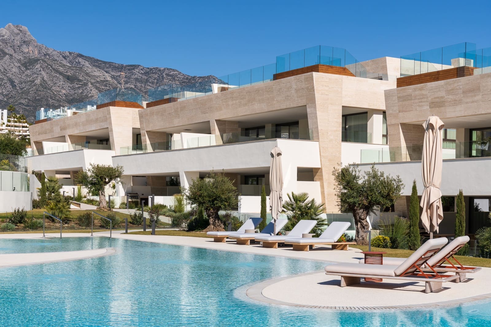 4 chambre Appartement à vendre à Marbella avec piscine garage - 4 300 000 € (Ref: 10186466)