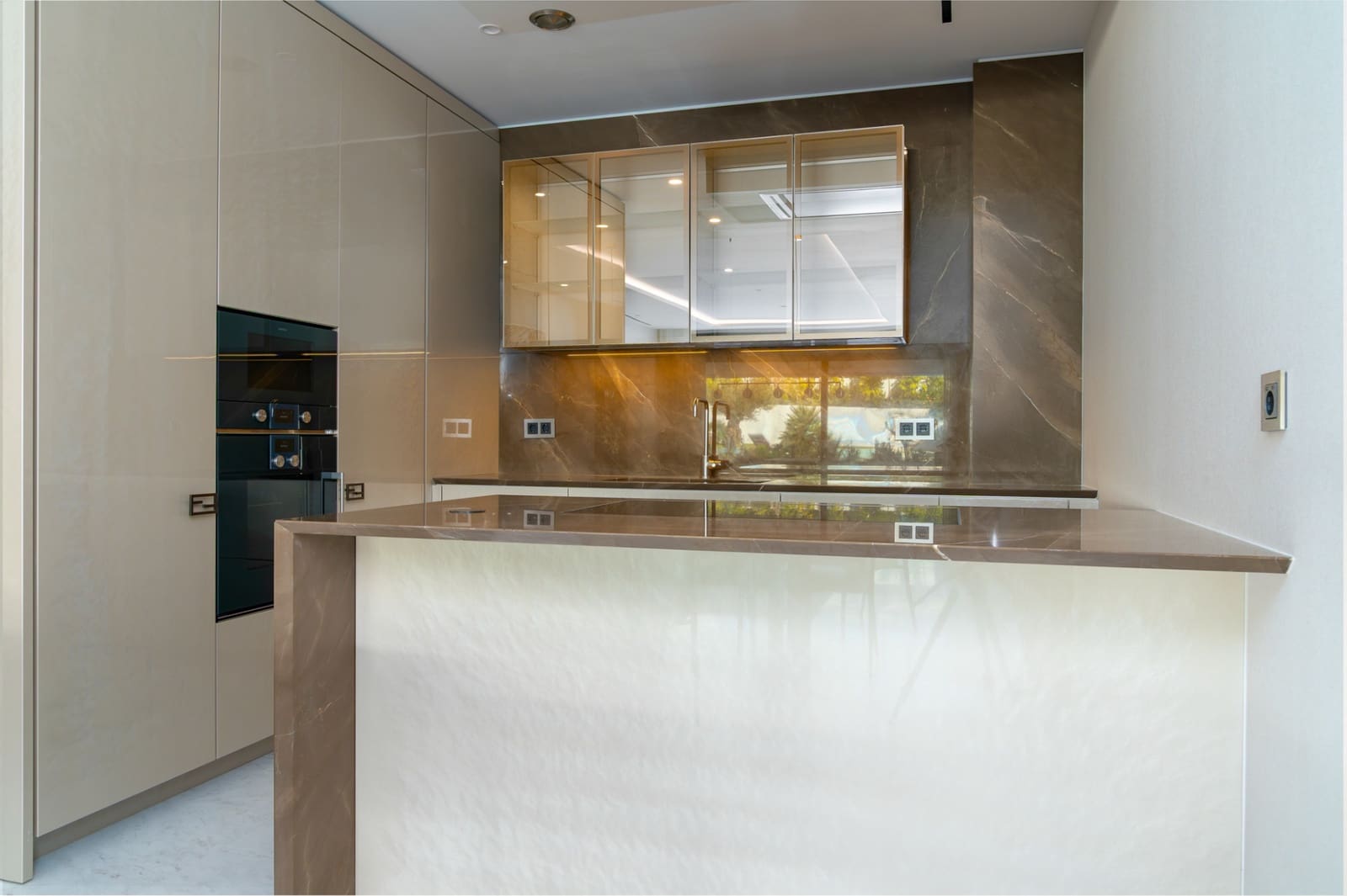 4 chambre Appartement à vendre à Marbella avec piscine garage - 4 300 000 € (Ref: 10186467)