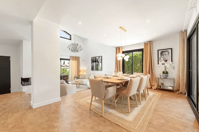 Chalet de 4 habitaciones en Los Naranjos, Marbella en venta con piscina garaje - 2.700.000 € (Ref: 10186469)