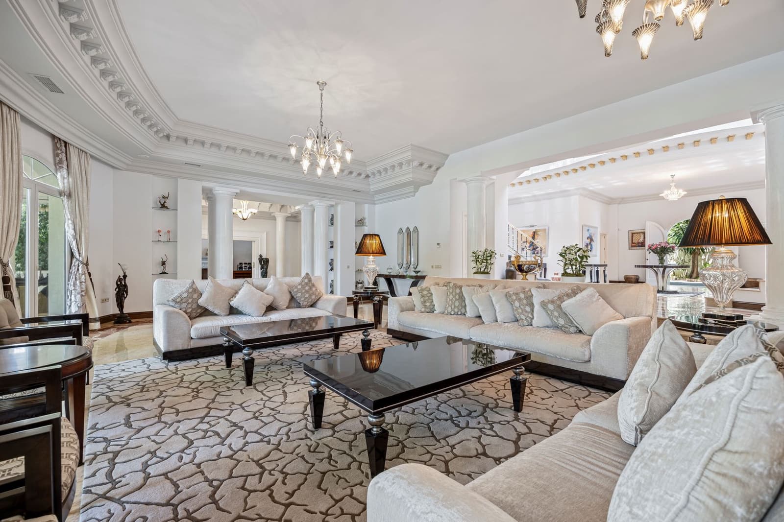 Chalet de 9 habitaciones en Marbella en venta con piscina garaje - 7.900.000 € (Ref: 10186471)