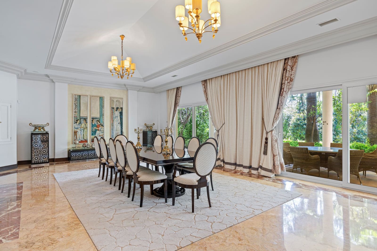 Chalet de 9 habitaciones en Marbella en venta con piscina garaje - 7.900.000 € (Ref: 10186471)