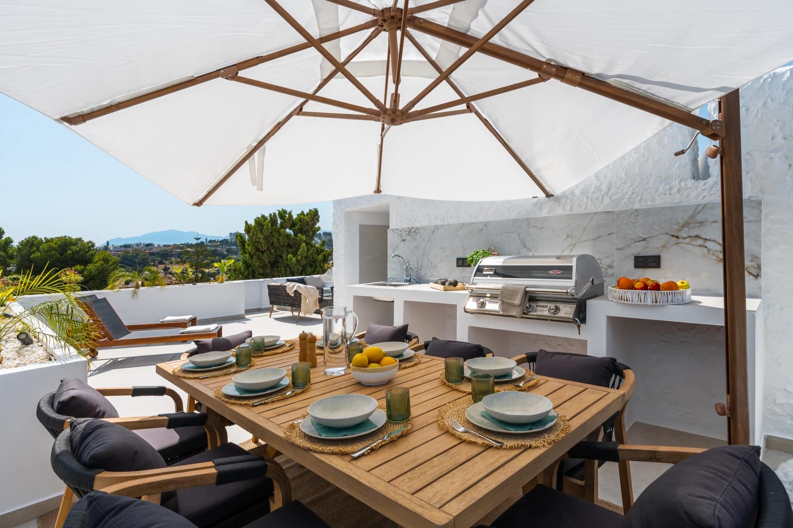 3 chambre Penthouse à vendre à Marbella avec piscine - 950 000 € (Ref: 10186476)