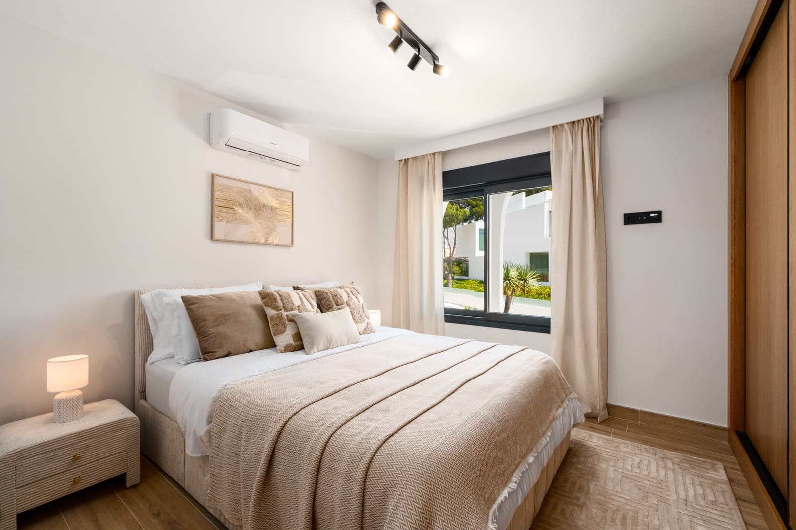 3 chambre Penthouse à vendre à Marbella avec piscine - 950 000 € (Ref: 10186476)
